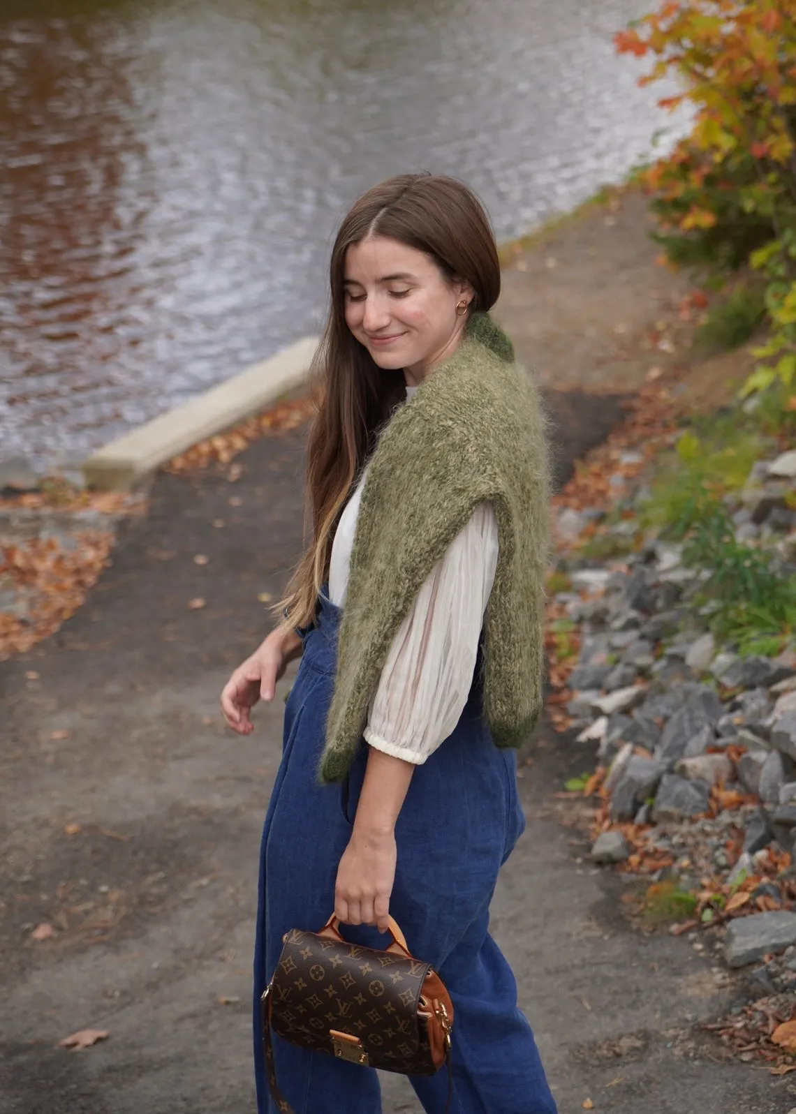 Handknit Tonal Green Crew Neck Jumper - S/M