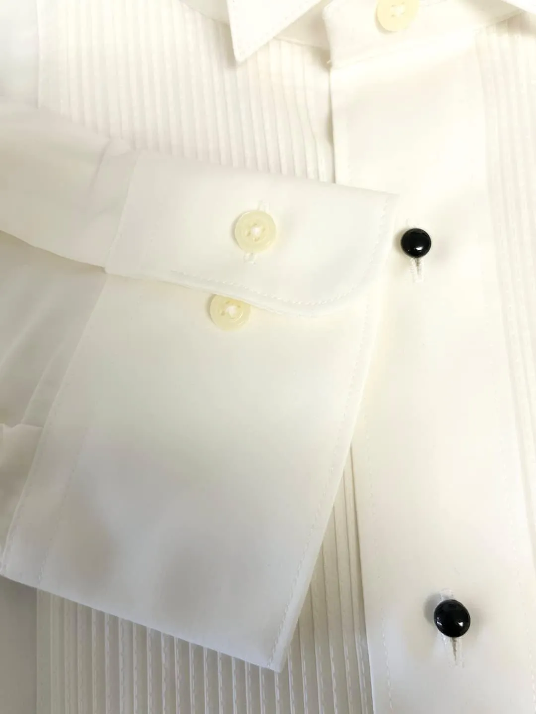 Mens Wing Collar Tuxedo Shirt with Bowtie, 1/8" Pleat & Convertible Cuffs