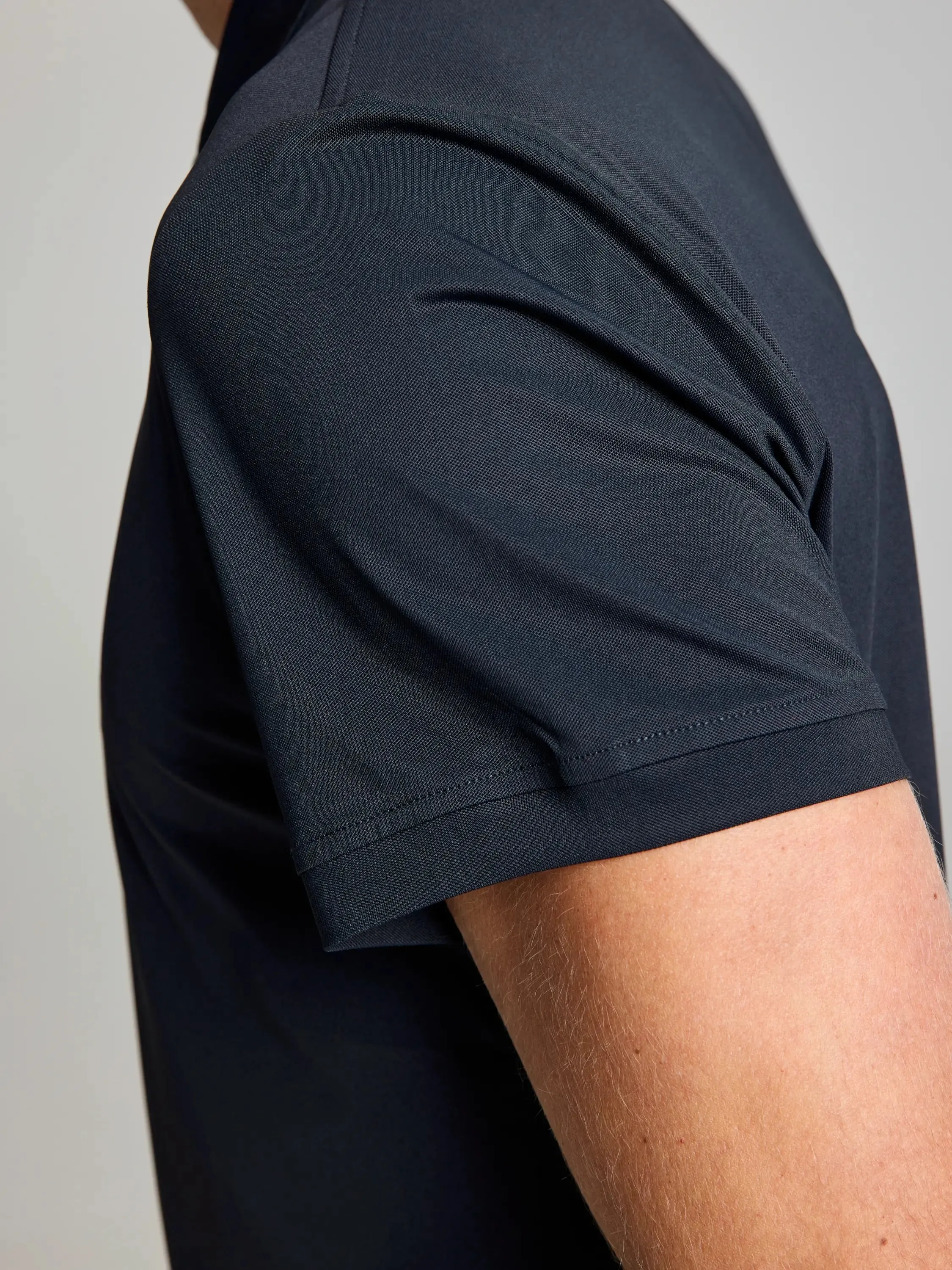 TECH PIQUE POLO SHORT SLEEVE