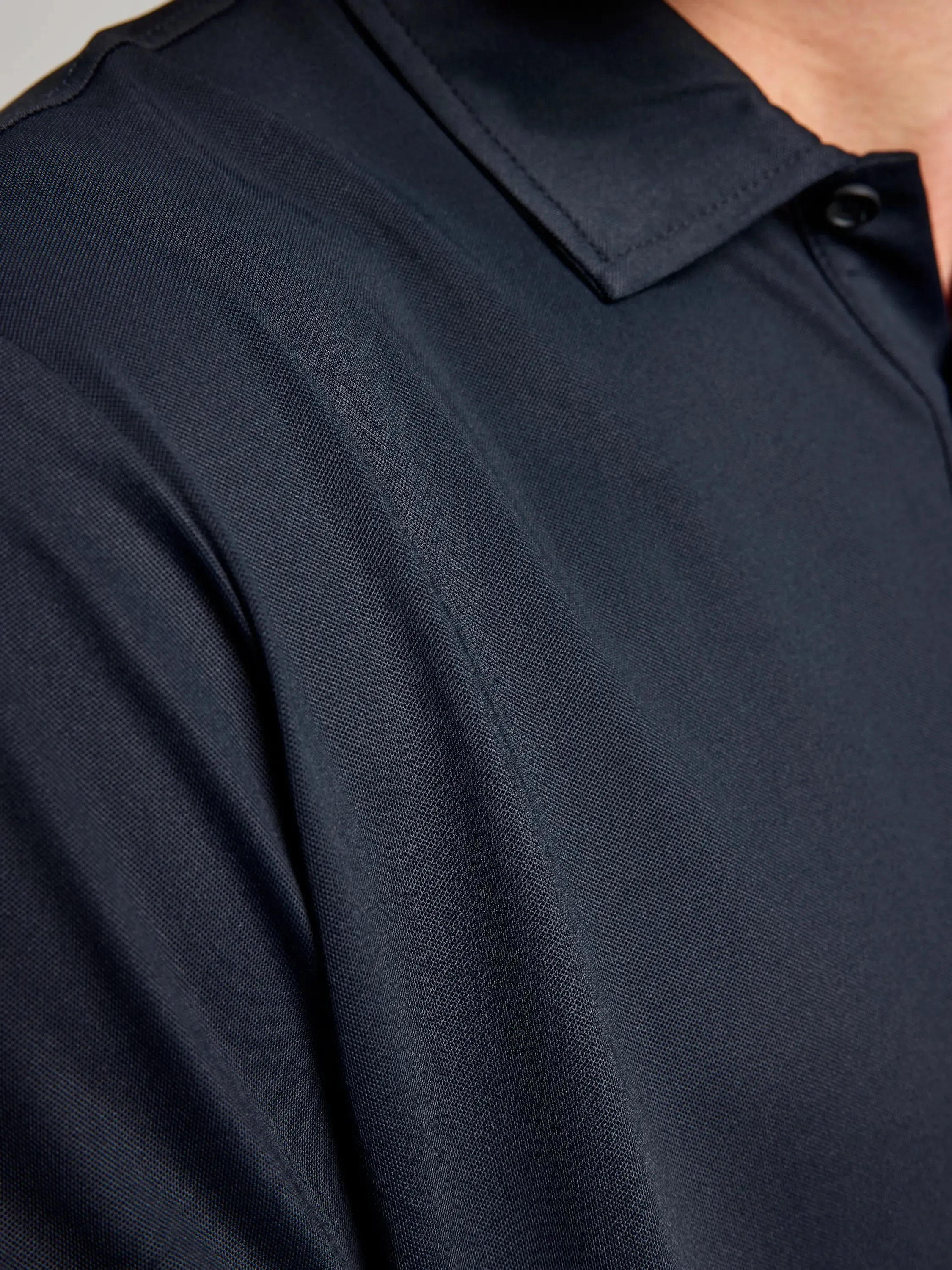 TECH PIQUE POLO SHORT SLEEVE